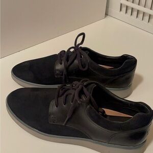 Ugg men shots in a good condition suede and leather